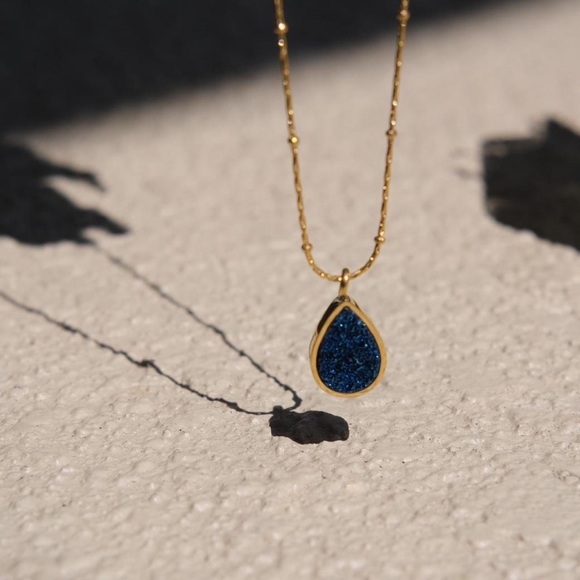 CLOSING SALE! 18K Gold Plated Blue Crystal teardrop Necklace - Picture 5 of 8